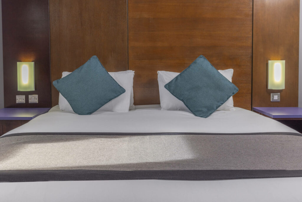 BEST WESTERN SHEFFIELD CITY HOTEL BEDROOM KING EXECUTIVE