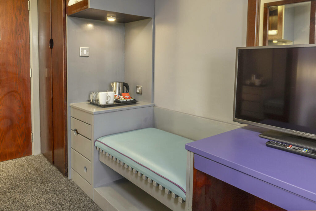 BEST WESTERN SHEFFIELD CITY HOTEL BEDROOM STANDARD KING